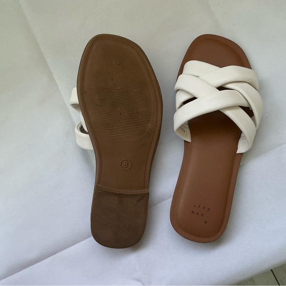 Women's White / Brown Slide Summer Beach Vacation Sandals Size 8 - Picture 3 of 7